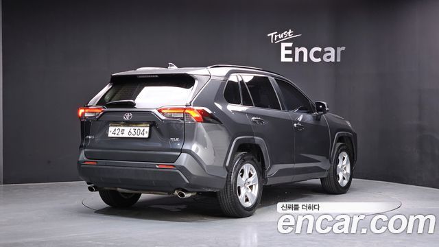 Toyota RAV4 5-го поколения 2.5 2WD - фото 1