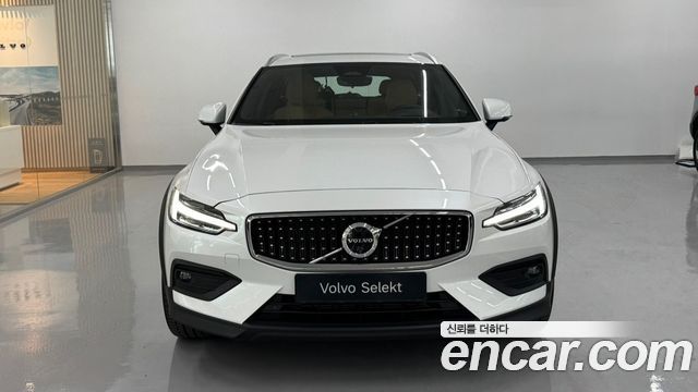 Volvo V60 2-го поколения B5 Ultra AWD - фото 2