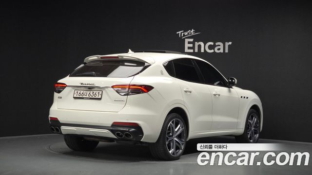 Maserati Levante 3.8 GTS AWD - фото 0