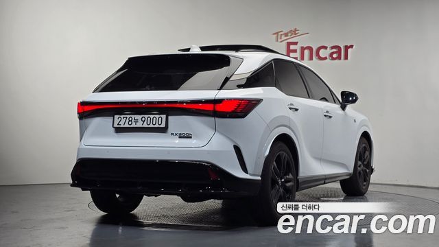 Lexus RX 5-го поколения F-Sport - фото 1