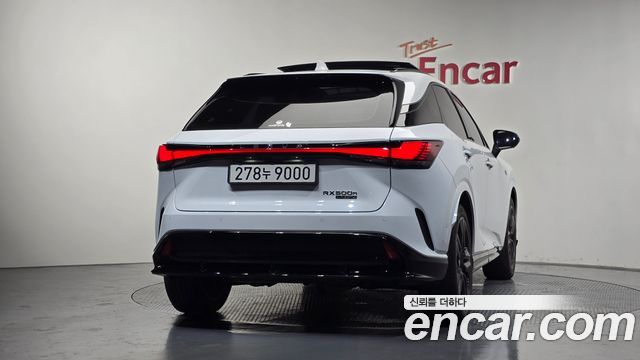 Lexus RX 5-го поколения F-Sport - фото 3