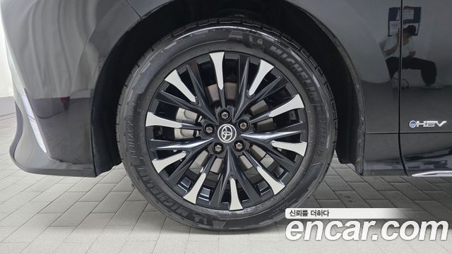 Toyota Alphard 4-го поколения 2.5 HEV Executive AWD - фото 4