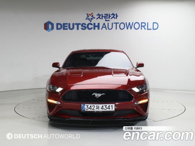Ford Mustang Coupe - фото 2