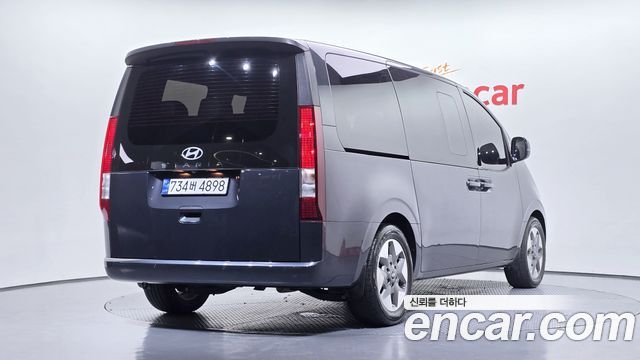 Hyundai Staria Tourer 11-Seater Modern - фото 1