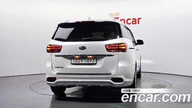 Kia Carnival Новый 9-Seater Noblesse Special - фото 3