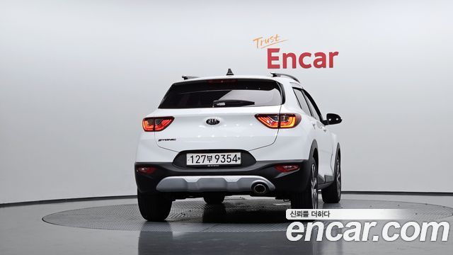 Kia Stonic 1.4 Prestige - фото 3