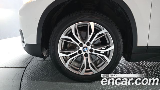 BMW X1 F48 xDrive 18d Joy - фото 4