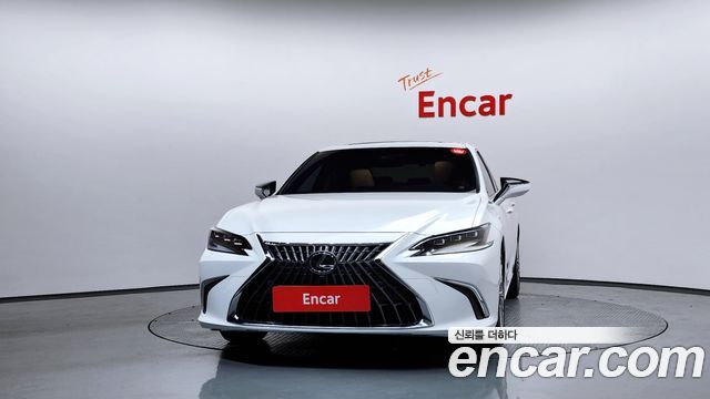 Lexus ES 7-го поколения Executive - фото 2