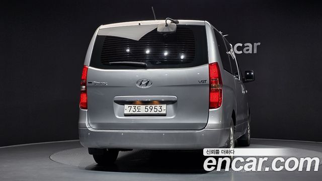 Hyundai Starex 12-Seater Wagon Smart - фото 3