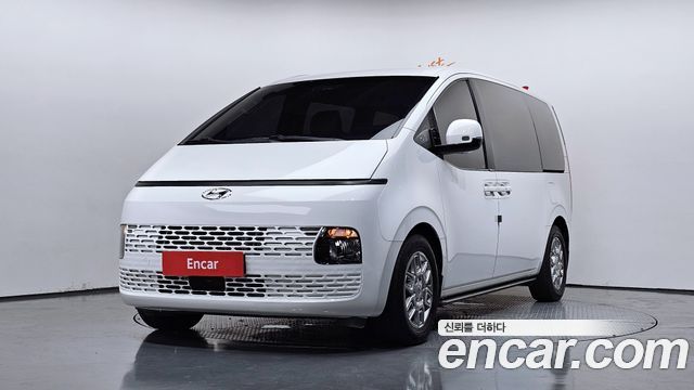 Hyundai Staria Tourer 11-Seater Modern - фото 0