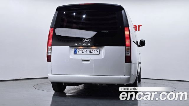 Hyundai Staria Tourer 11-Seater Modern - фото 3