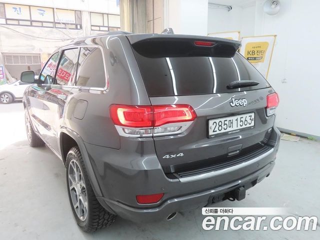 Jeep Cherokee 3.6 Overland WK2 - фото 3