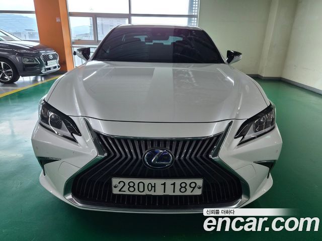 Lexus ES 7-го поколения Luxury Plus - фото 0