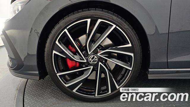 Volkswagen Golf 8-го поколения 2.0 GTI - фото 4