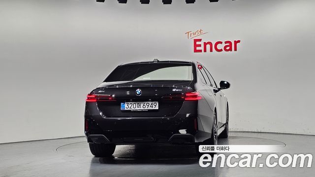 BMW 5-Series G60 530i xDrive M Sport Pro Special Edition - фото 3