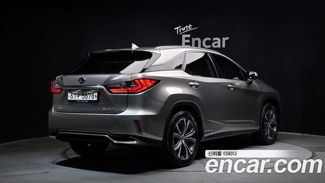 Lexus RX 4-го поколения Executive - фото 1