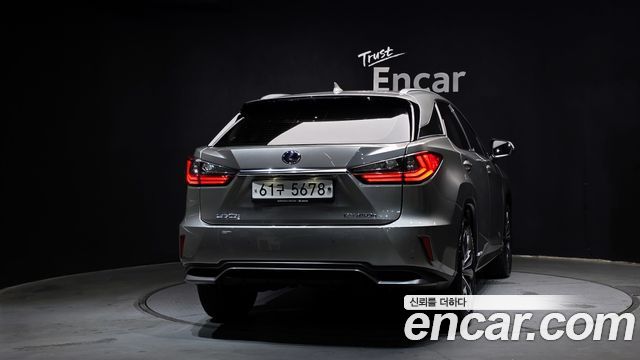 Lexus RX 4-го поколения Executive - фото 3