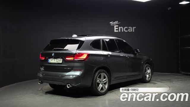 BMW X1 F48 xDrive 20i M Sport - фото 0