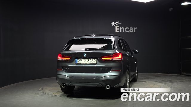 BMW X1 F48 xDrive 20i M Sport - фото 2
