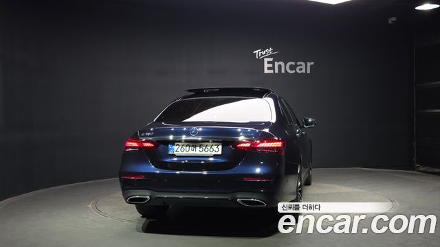 Mercedes-Benz E-Class W213 E350 4MATIC AMG Line - фото 2