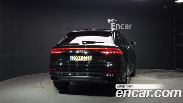 Audi Q8 55 TFSI Quattro Premium - фото 2