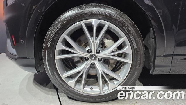 Audi Q8 55 TFSI Quattro Premium - фото 3