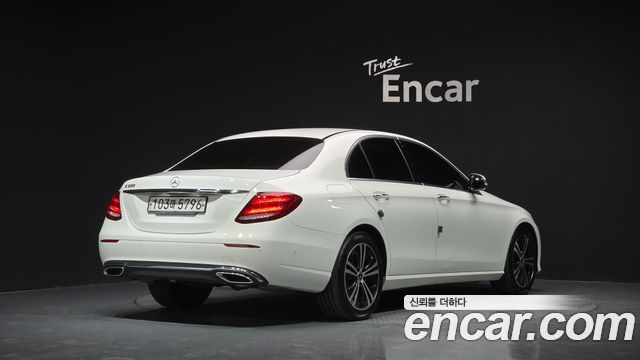 Mercedes-Benz E-Class W213 E300 Avantgarde - фото 0