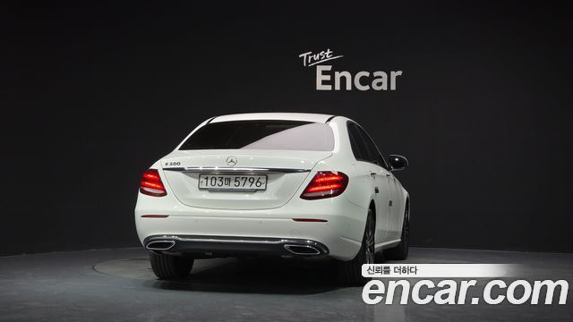 Mercedes-Benz E-Class W213 E300 Avantgarde - фото 2