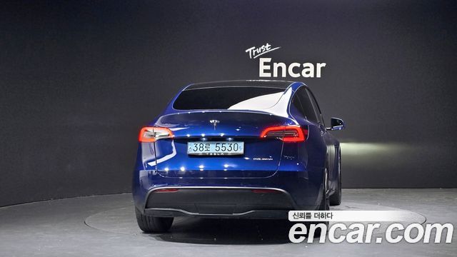 Tesla Model Y Long Range AWD - фото 2