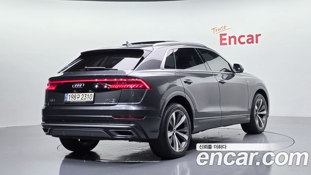 Audi Q8 50 TDI Quattro Premium - фото 1
