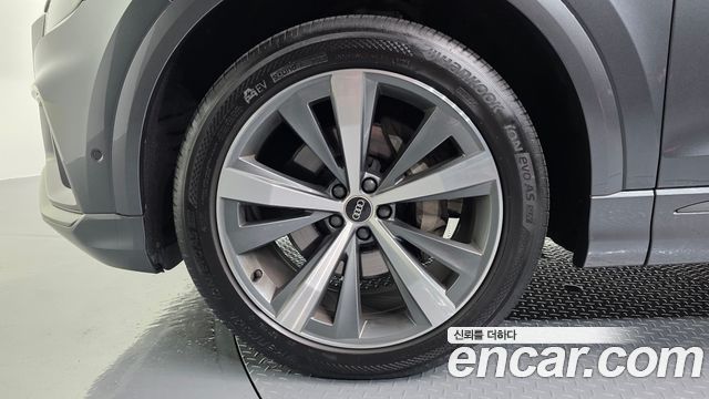 Audi Q8 50 TDI Quattro Premium - фото 4