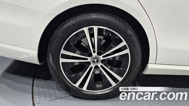 Mercedes-Benz E-Class W213 E250 Avantgarde - фото 3