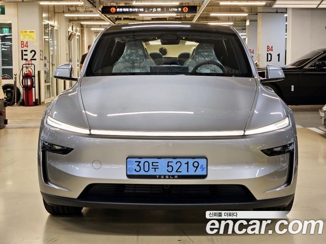 Tesla Model Y L Long Range AWD - фото 2