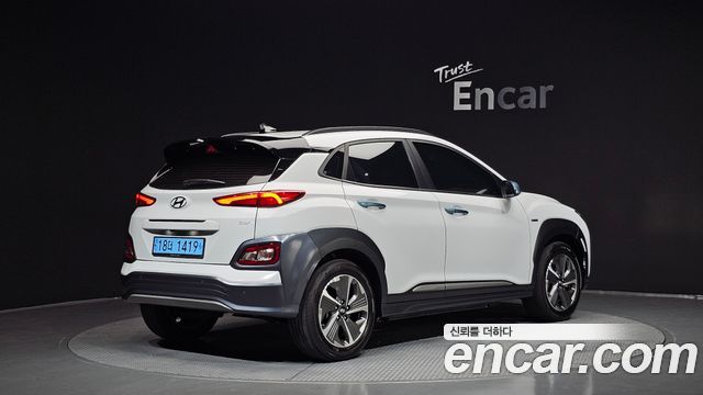 Hyundai Kona Premium - фото 1