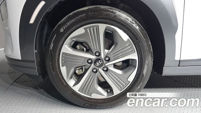 Hyundai Kona Premium - фото 4