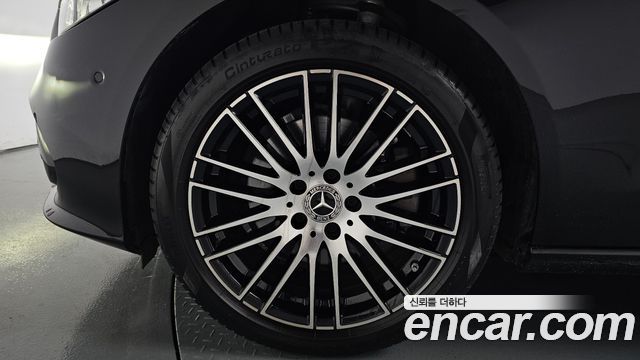 Mercedes-Benz C-Class W206 C200 Avantgarde - фото 3