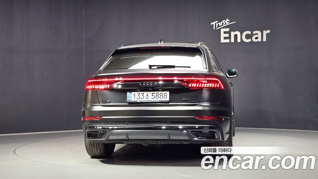 Audi Q8 55 TFSI Quattro Premium - фото 3