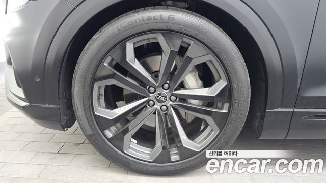 Audi Q8 55 TFSI Quattro Premium - фото 4
