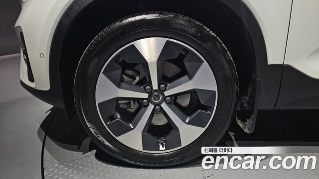 Volvo XC40 B4 Ultra Bright - фото 4