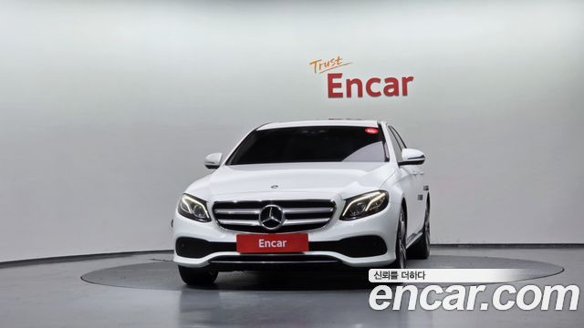 Mercedes-Benz E-Class W213 E300 4MATIC Avnatgarde - фото 2