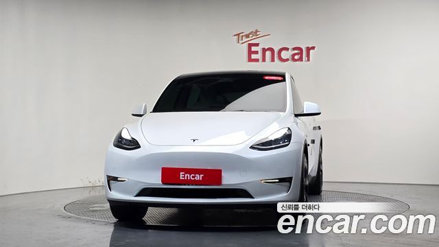 Tesla Model Y Standard Range RWD - фото 2