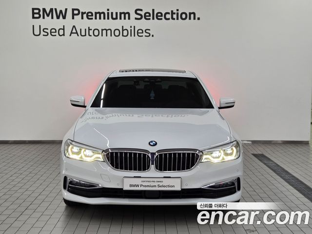 BMW 5-Series G30 530i Luxury Plus - фото 1
