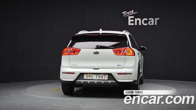 Kia Niro Noblesse - фото 3