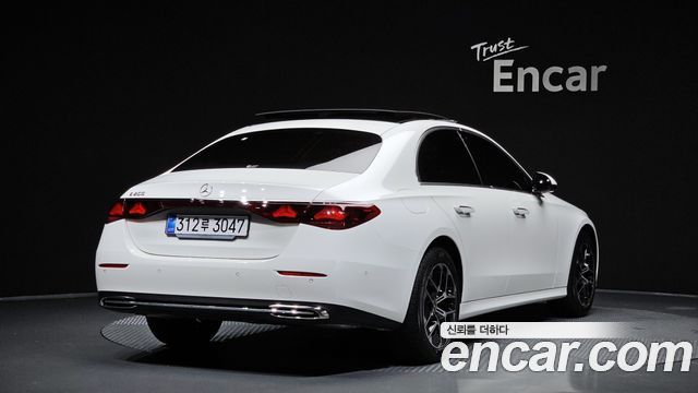 Mercedes-Benz E-Class W214 E200 Avantgarde - фото 1