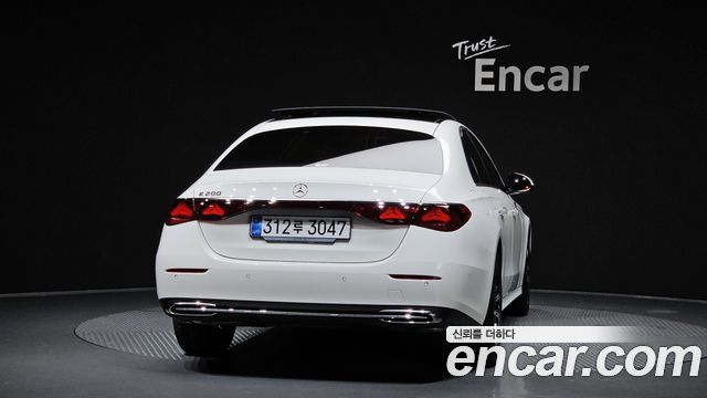 Mercedes-Benz E-Class W214 E200 Avantgarde - фото 3
