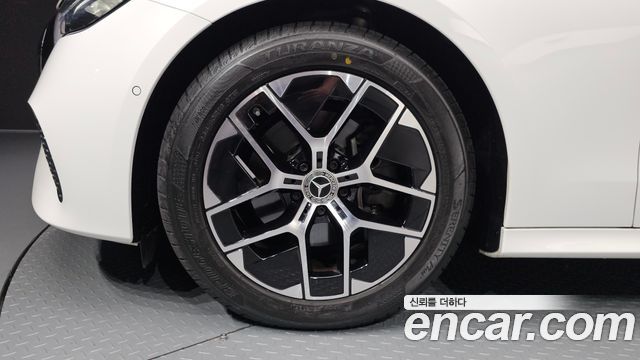 Mercedes-Benz E-Class W214 E200 Avantgarde - фото 4