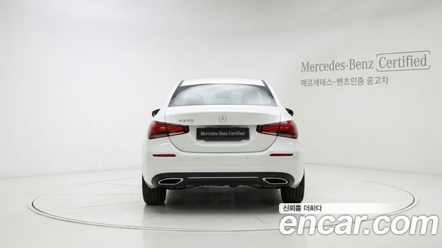 Mercedes-Benz A-Class W177 A220 Sedan - фото 3