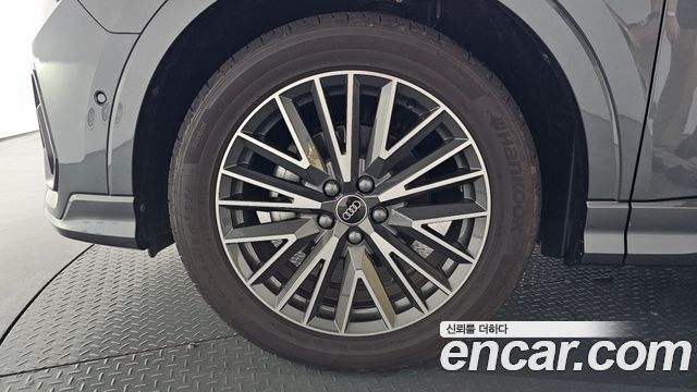 Audi Q3 F3 35 TDI Premium - фото 3
