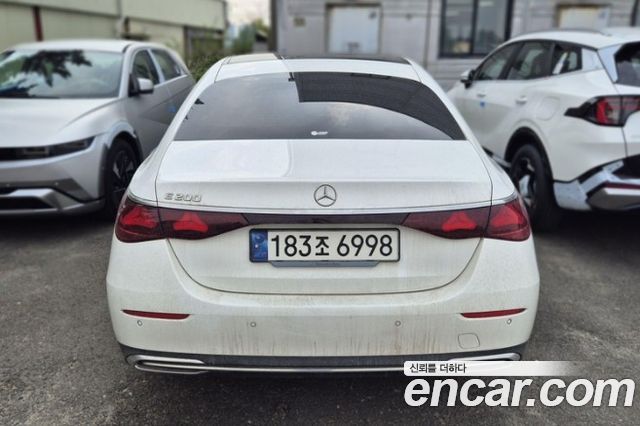 Mercedes-Benz E-Class W214 E200 Avantgarde - фото 2