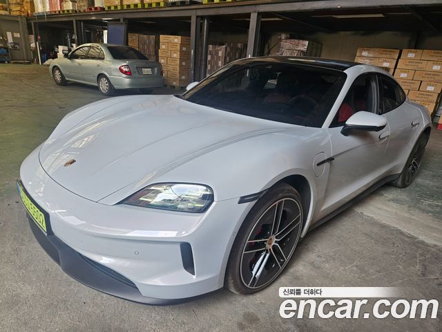 Porsche Taycan 4S - фото 1
